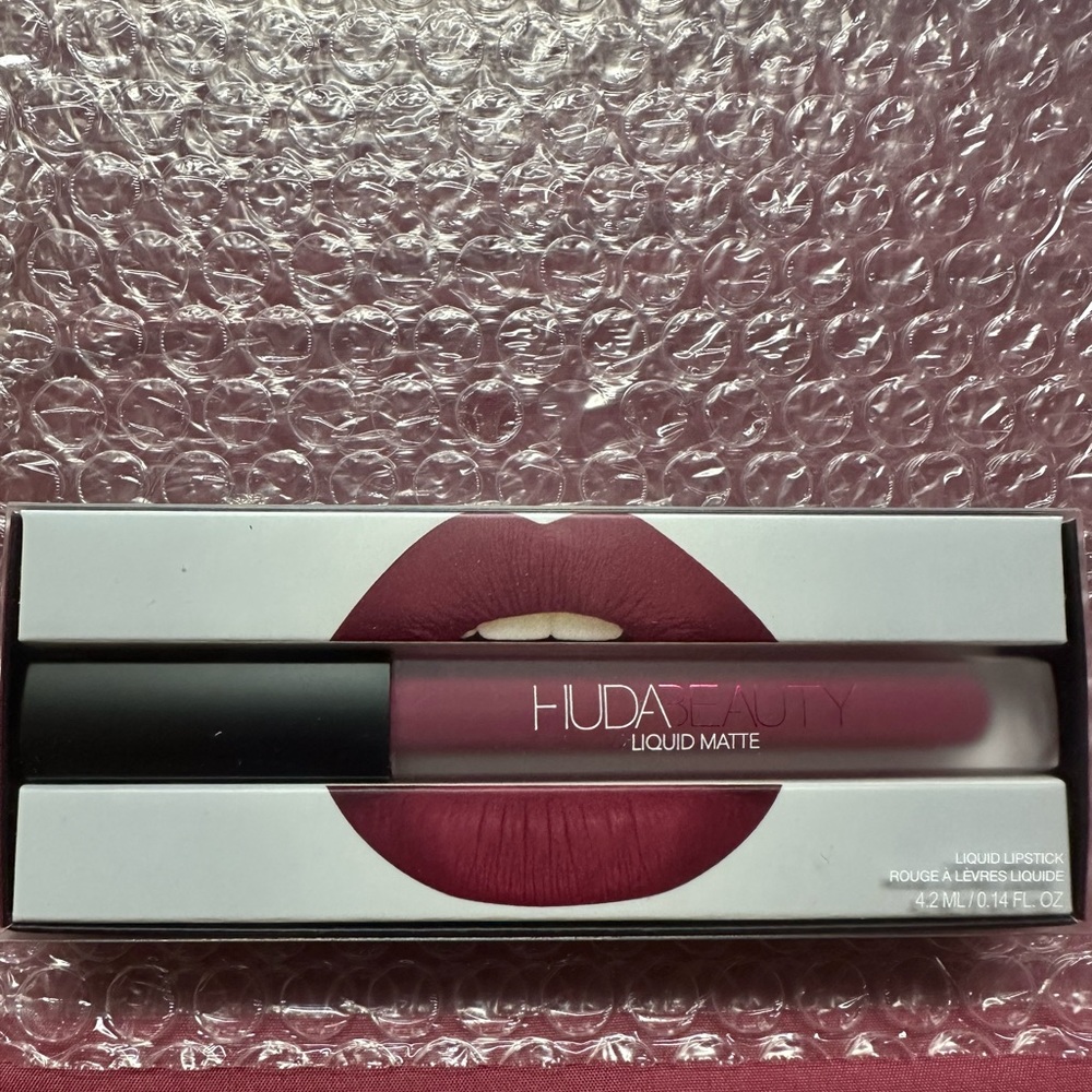 HUDA Beauty Liquid Matte Trophy Wife NEW NEVER OPENED